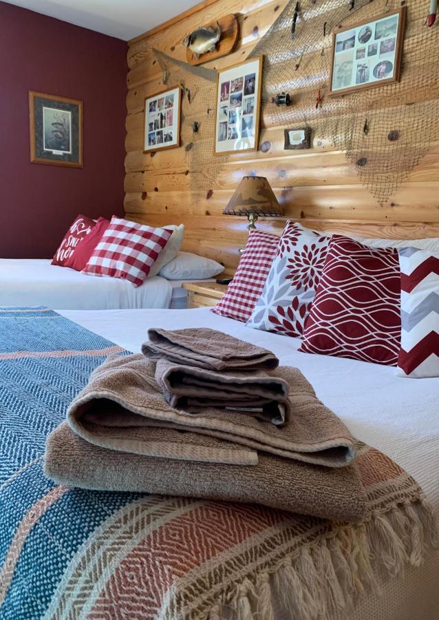 Muskie Bay Resort Nestor Falls Екстер'єр фото