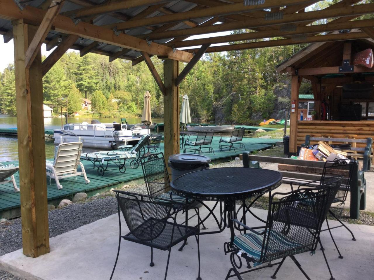Muskie Bay Resort Nestor Falls Екстер'єр фото