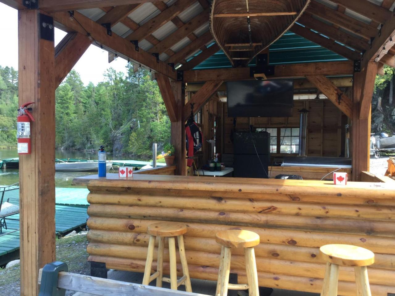 Muskie Bay Resort Nestor Falls Екстер'єр фото